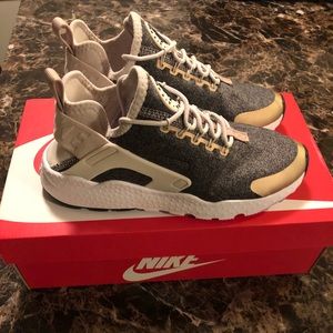 Nike Air Huarache Ultra SE